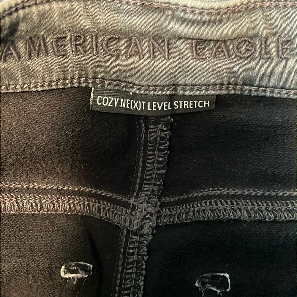 American Eagle Mom Jogger Real Good Jeans - Picture 3 of 5